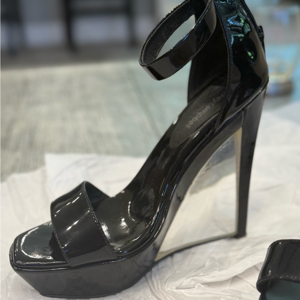 $50.00 Jeffrey Campbell Glossy Black Platform Heels Size 7.5